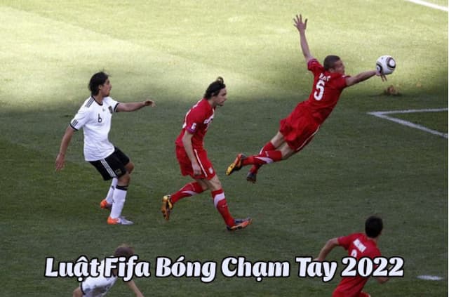 Luat FIFA Bong cham tay Moi